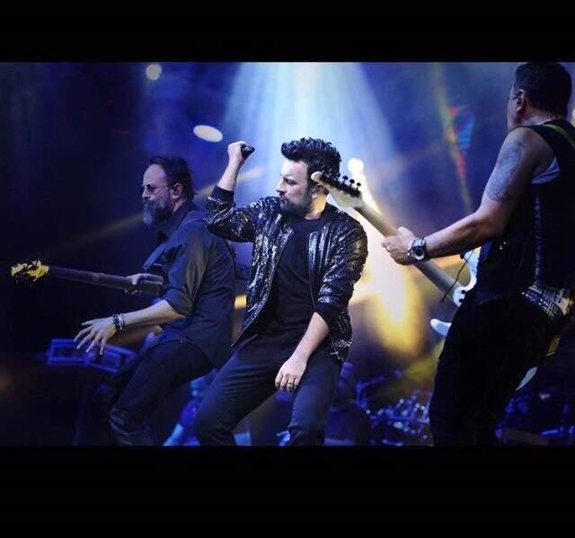 Dansları ve performansıyla Harbiye'ye damga vuran Tarkan'ın konserinden muhteşem kareler