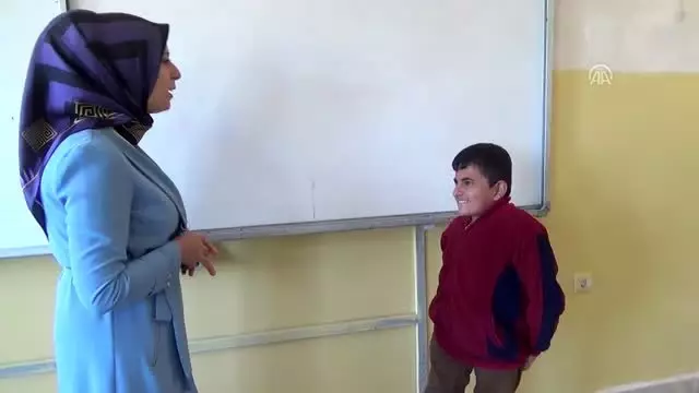 Devlet Arşivlerinden Muşlu öğrenciye kitap desteği