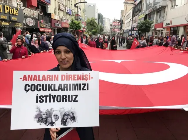 Diyarbakır annelerine kadın desteği Diyarbakır annelerine kadın desteği
