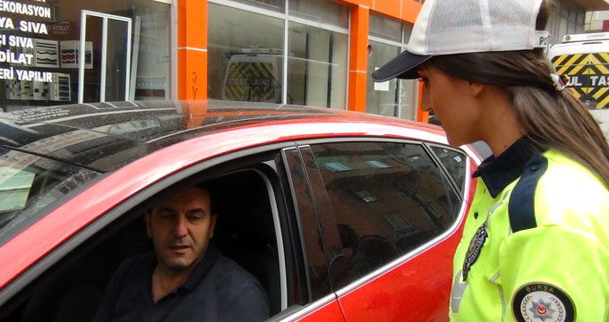 Erdoğan sinyali vermişti! Trafikte aracında sigara içenlere ceza kesildi