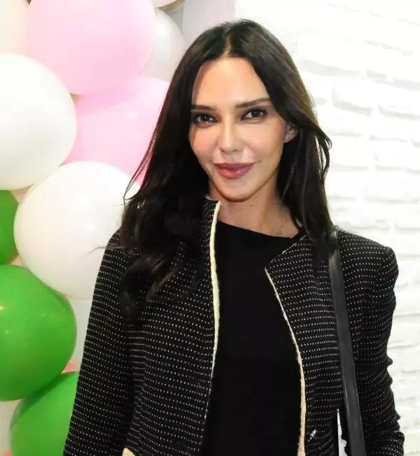 Hande ataizi: güzelleşmek için organik ürünler tercihim Hande ataizi: güzelleşmek için organik ürünler tercihim