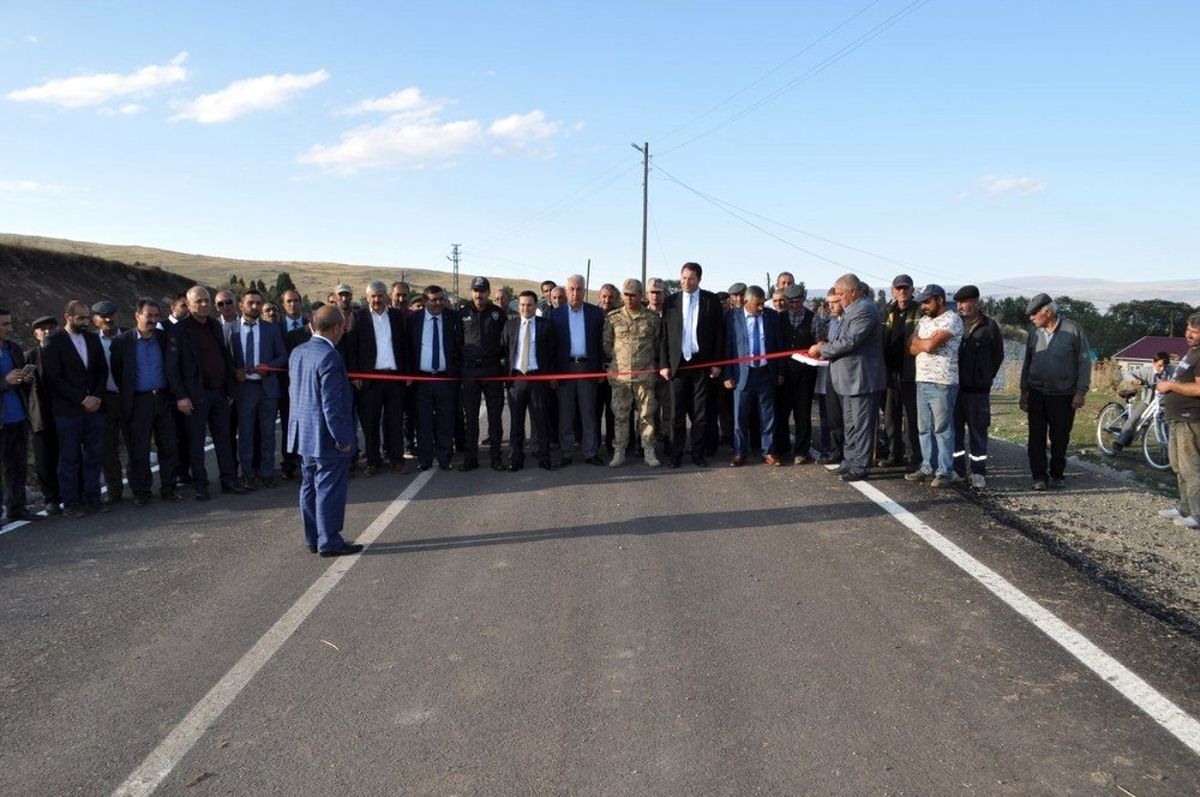 Kars'ta sıcak asfalt köy yolları hizmete tek tek giriyor