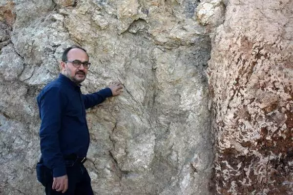 Konya'da 6 büyüklüğündeki deprem yıkıma neden olur Konya'da 6 büyüklüğündeki deprem yıkıma neden olur