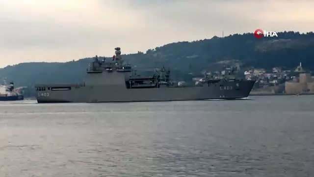 Nusret Mayın gemisi, TCG Alemdar gemisini boğaz geçişinde böyle selamladı Nusret Mayın gemisi, TCG Alemdar gemisini boğaz geçişinde böyle selamladı