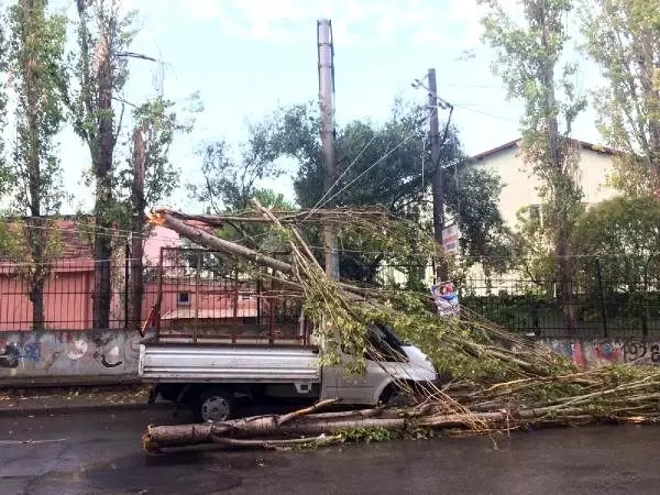 Sağanak izmir'i olumsuz etkiledi (2)