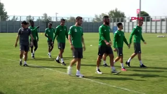 Spor bursaspor'da sportif direktör selçuk erdoğan ve kaptan selçuk şahin soruları yanıtladı Spor bursaspor'da sportif direktör selçuk erdoğan ve kaptan selçuk şahin soruları yanıtladı