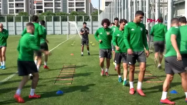 Spor bursaspor'da sportif direktör selçuk erdoğan ve kaptan selçuk şahin soruları yanıtladı Spor bursaspor'da sportif direktör selçuk erdoğan ve kaptan selçuk şahin soruları yanıtladı