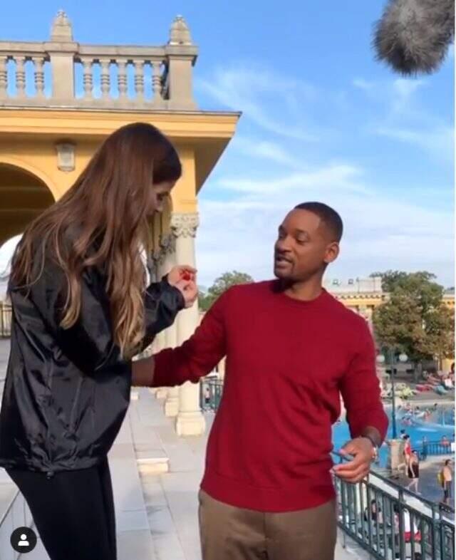 Ünlü popüler Larissa Gecemer, yıldız oyuncu Will Smith'e çeyrek altın taktı