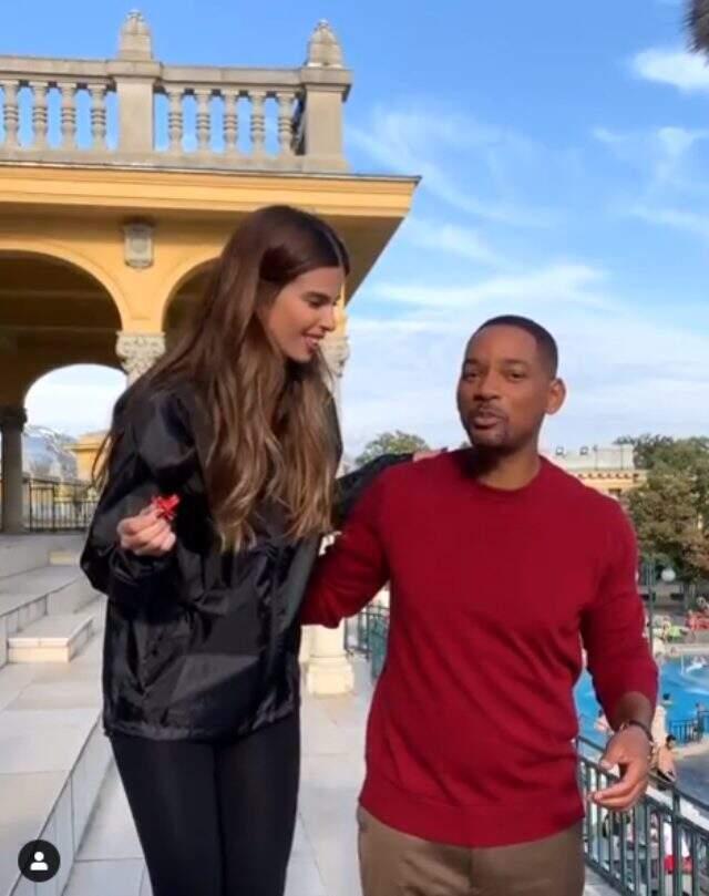 Ünlü popüler Larissa Gecemer, yıldız oyuncu Will Smith'e çeyrek altın taktı