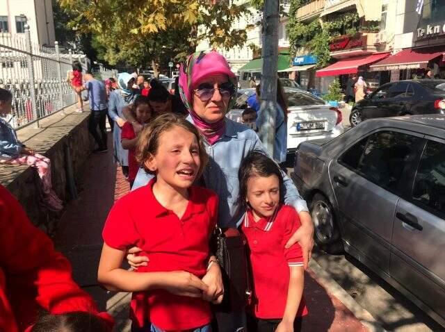 AFAD'dan İstanbul'daki depremle ilgili önemli uyarı: Hasarlı binalara girmeyin