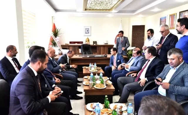 Ahlat Esnaf ve Sanatkarlar Odasının yeni hizmet binası açıldı Ahlat Esnaf ve Sanatkarlar Odasının yeni hizmet binası açıldı