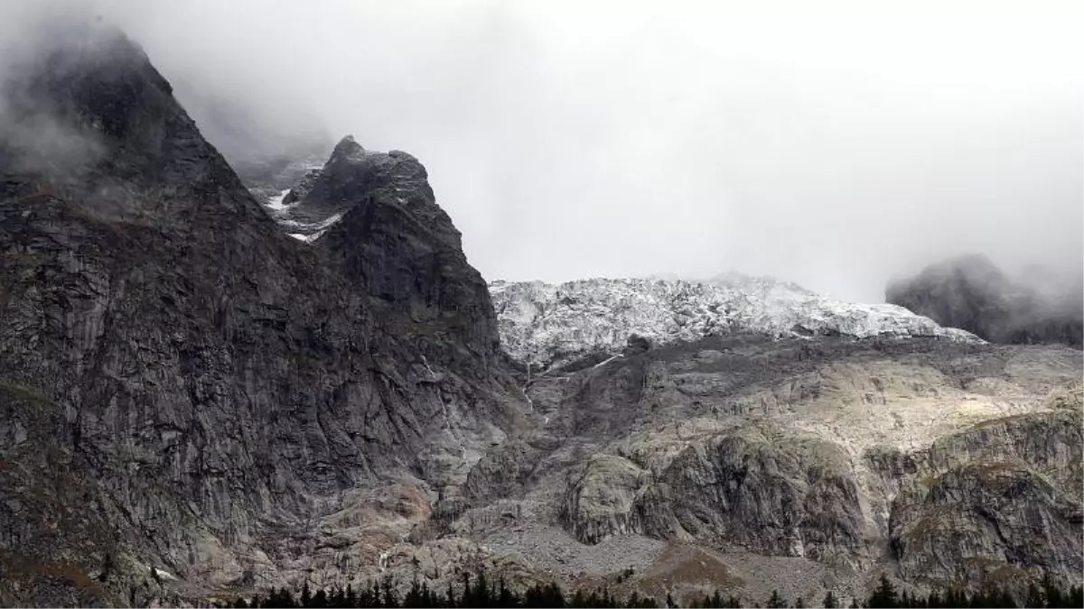Avrupa ve Alplerin en yüksek noktasındaki buzulda çökme alarmı