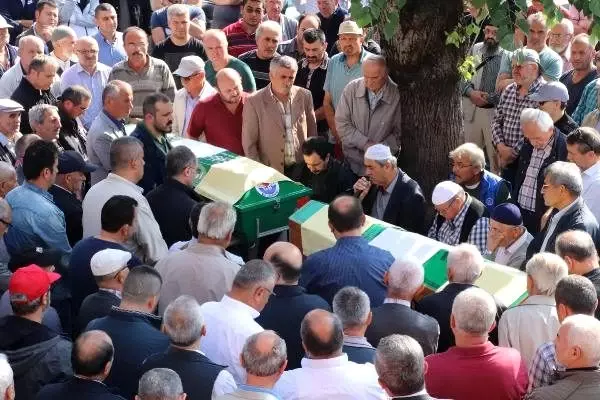 Baba ve oğlu aynı gün öldü