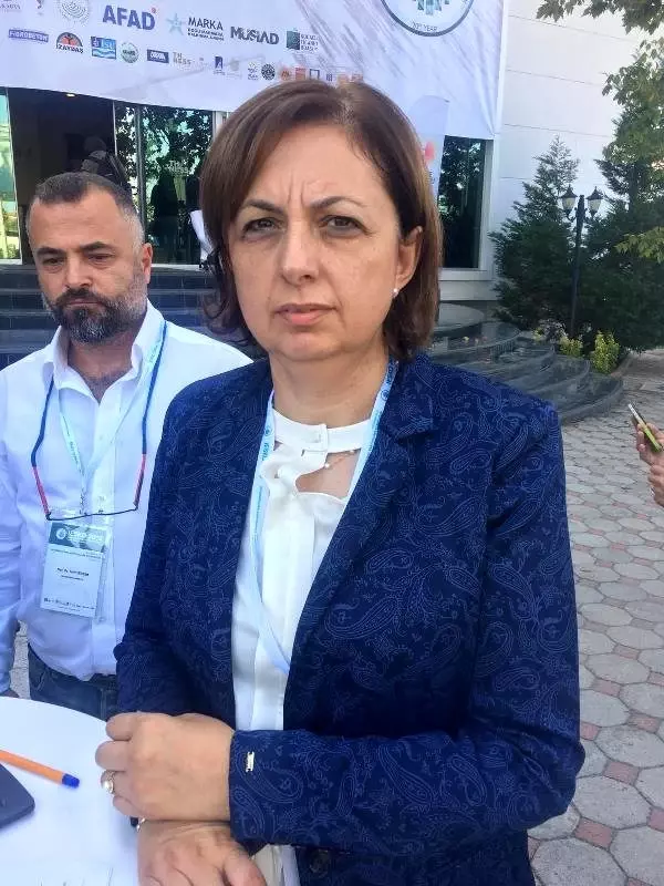 Deprem sempozyumunda depremi hissettiler Deprem sempozyumunda depremi hissettiler