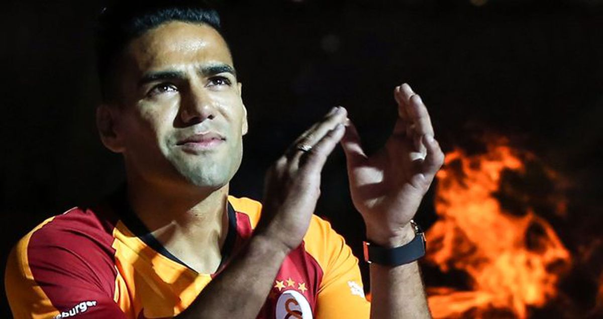 Falcao'dan deprem paylaşımı: Deprem oldu, ailemle iyiyiz
