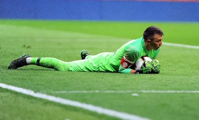 Fenerbahçe derbisinin en deneyimlisi Muslera Fenerbahçe derbisinin en deneyimlisi Muslera