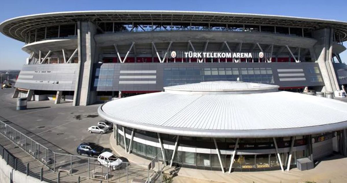 İstanbul'daki korkutan depreme statta yakalandı: Salıncak gibi salladı