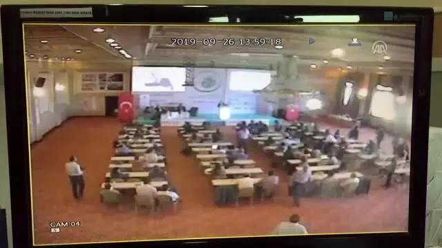 İtalyan yer bilimci sunum yaparken depreme yakalandı (2) İtalyan yer bilimci sunum yaparken depreme yakalandı (2)