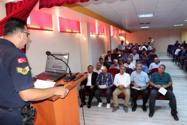 Jandarma'dan servis sürücülerine uyarı Jandarma'dan servis sürücülerine uyarı