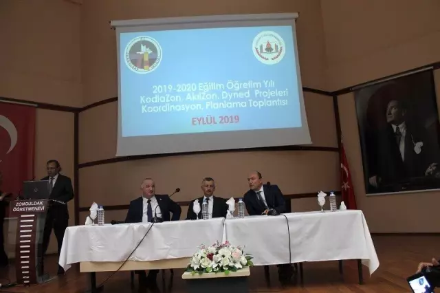 Kodlazon-Akılzon-Dyned projeleri için toplantı yapıldı Kodlazon-Akılzon-Dyned projeleri için toplantı yapıldı