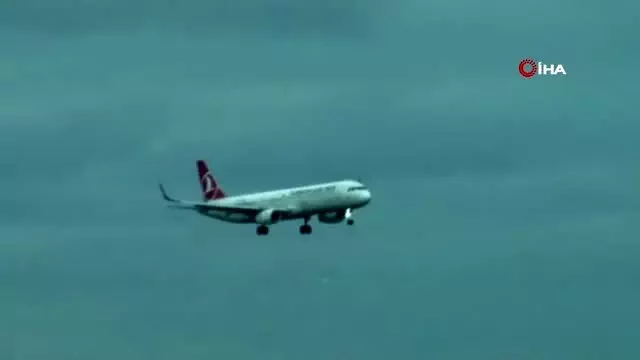 Kuleden pilotlara 'deprem' uyarısı Kuleden pilotlara 'deprem' uyarısı