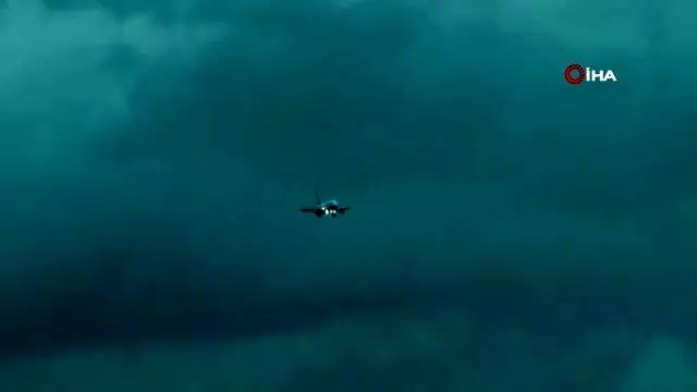 Kuleden pilotlara 'deprem' uyarısı Kuleden pilotlara 'deprem' uyarısı