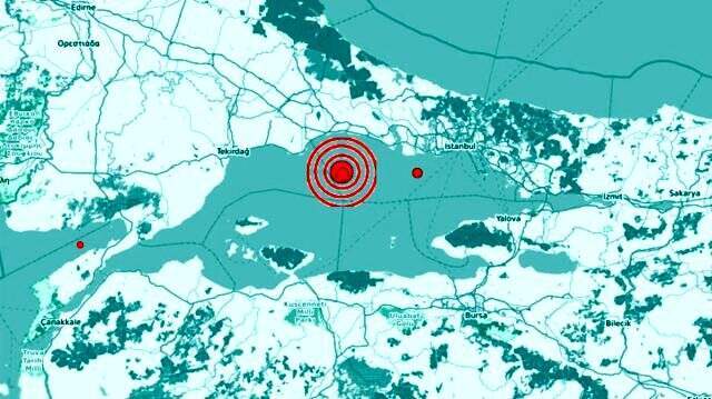Son Dakika: İstanbul'da panik yaratan depremin büyüklüğü 6.0 olarak açıklandı