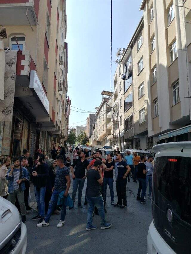 Son Dakika: İstanbul'daki deprem sonrası; İstanbul, Kocaeli ve Bursa'da okullar tatil edildi