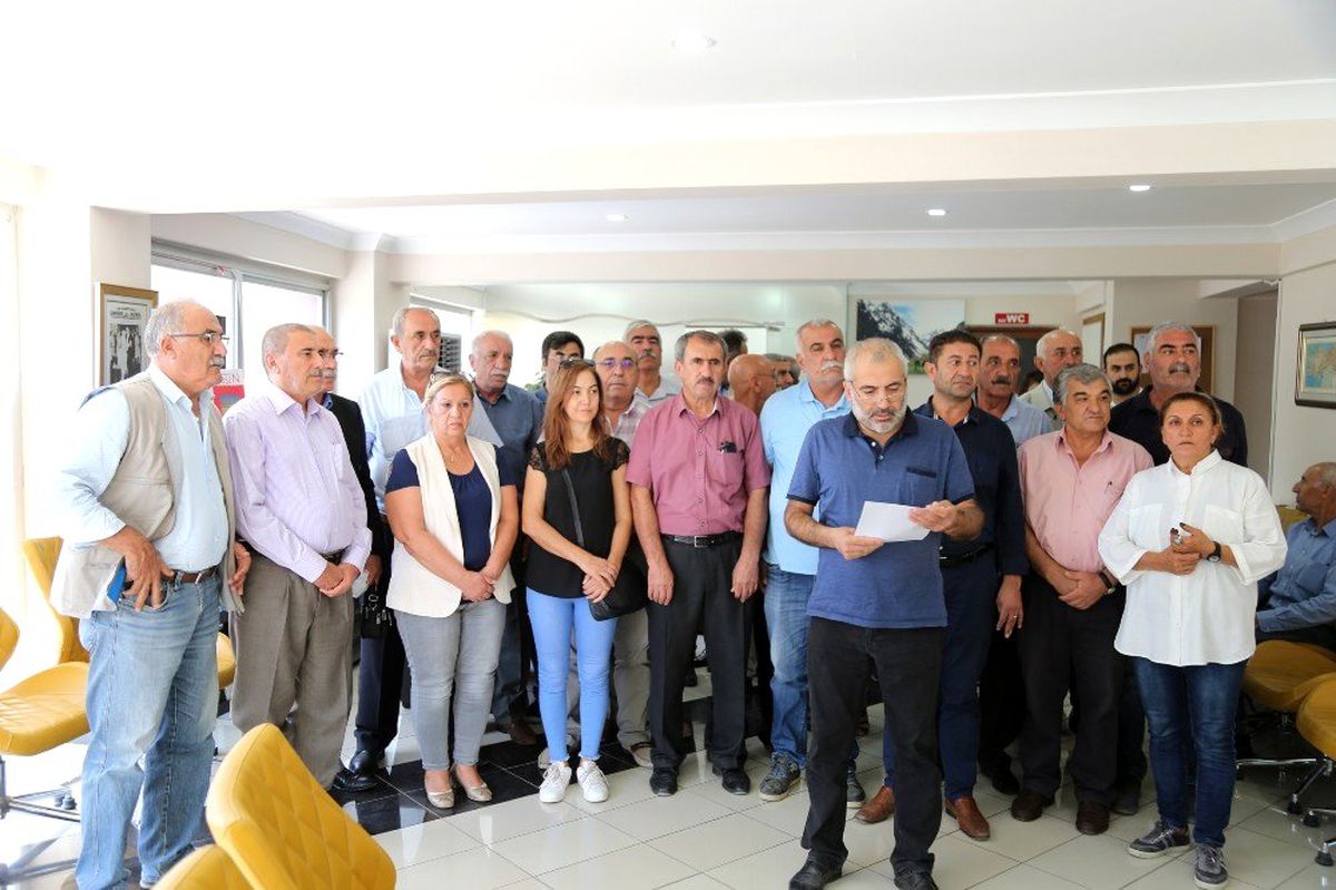 Yerlerine kayyum atanan CHP'lilerden tepki