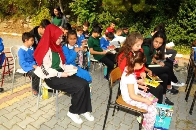 Akşehir'de 'Pedalını Kitap İçin Çevir' etkinliği Akşehir'de 'Pedalını Kitap İçin Çevir' etkinliği