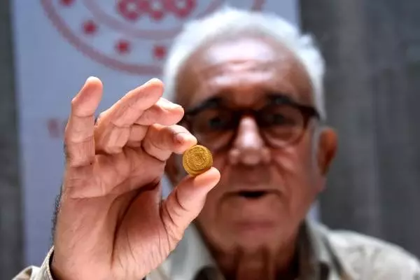 Apollon smintheus tapınağı'nda bizans hazinesi bulundu Apollon smintheus tapınağı'nda bizans hazinesi bulundu