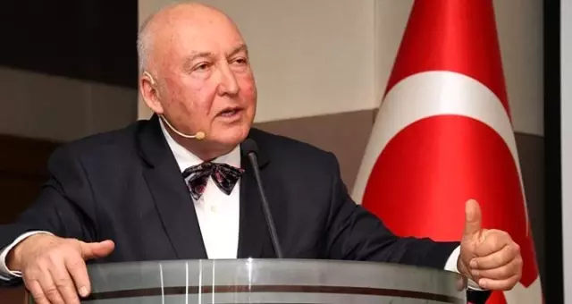 Deprem uzmanı Ahmet Ercan'dan uyarı: Artçılar 20 gün sürebilir Deprem uzmanı Ahmet Ercan'dan uyarı: Artçılar 20 gün sürebilir