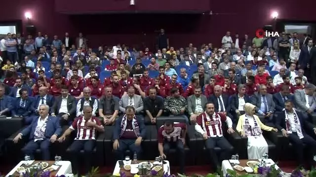 Elazığspor'a destek için 5 saatte 40 bin 58 adet forma satıldı Elazığspor'a destek için 5 saatte 40 bin 58 adet forma satıldı
