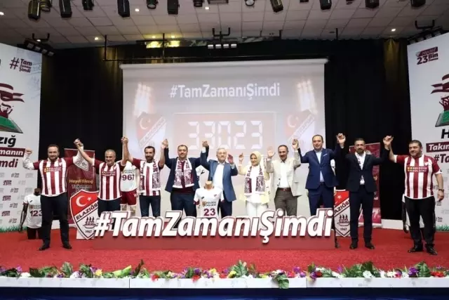 Elazığspor'a destek için 5 saatte 40 bin 58 forma satıldı Elazığspor'a destek için 5 saatte 40 bin 58 forma satıldı