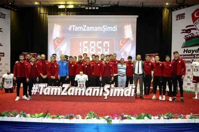 Elazığspor'a destek için 5 saatte 40 bin 58 forma satıldı Elazığspor'a destek için 5 saatte 40 bin 58 forma satıldı