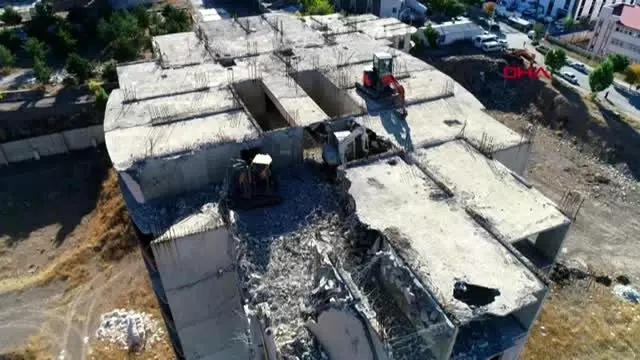 Erzurum'da new city konutlarını yıkan firma yetkilisi mezarlık inşa edilmiş -arşiv Erzurum'da new city konutlarını yıkan firma yetkilisi mezarlık inşa edilmiş -arşiv