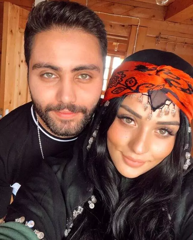 Evlilik programıyla ünlenen Hazal Babalık'ın sevgilisiyle verdiği pozlara beğeni yağdı
