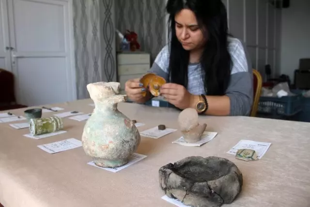 Harput Kalesi'nde 4 bin 800 obje gün yüzüne çıkartıldı Harput Kalesi'nde 4 bin 800 obje gün yüzüne çıkartıldı