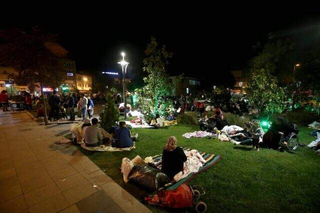 İstanbullular geceyi parklarda geçirdi
