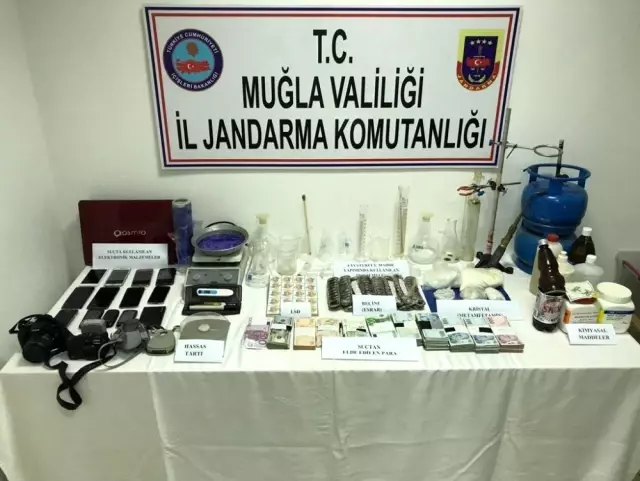Kedi mamasında uyuşturucuya 3 tutuklama Kedi mamasında uyuşturucuya 3 tutuklama