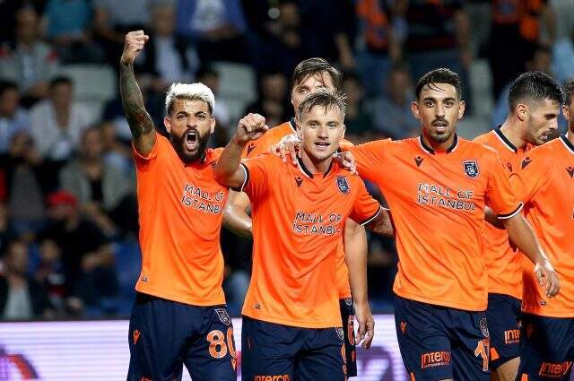 Medipol Başakşehir, Çaykur Rizespor'u 5-0 mağlup etti!
