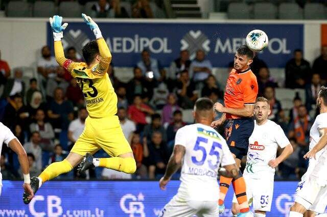Medipol Başakşehir, Çaykur Rizespor'u 5-0 mağlup etti!
