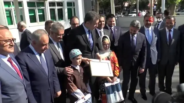 Milli Eğitim Bakanı Ziya Selçuk: 'Eğitim kalitesinin yükselmesiyle ekonominin ve demokrasinin... Milli Eğitim Bakanı Ziya Selçuk: 'Eğitim kalitesinin yükselmesiyle ekonominin ve demokrasinin...