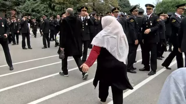 (Özel) Yüzlerce asker arasında gözyaşlarıyla 'Ali'sini aradı (Özel) Yüzlerce asker arasında gözyaşlarıyla 'Ali'sini aradı
