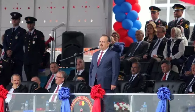 (Özel) Yüzlerce asker arasında gözyaşlarıyla 'Ali'sini aradı (Özel) Yüzlerce asker arasında gözyaşlarıyla 'Ali'sini aradı