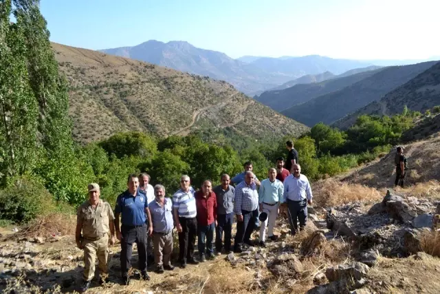 Sason'da köylerini ziyaret eden kaymakamı, asker selamıyla karşıladılar Sason'da köylerini ziyaret eden kaymakamı, asker selamıyla karşıladılar