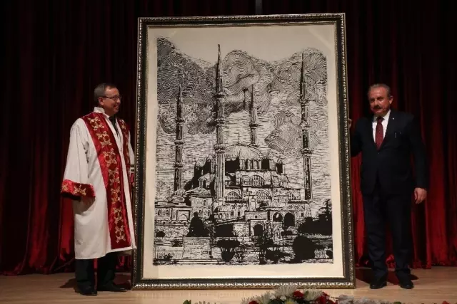 TBMM Başkanı Şentop, Trakya Üniversitesi akademik yılı açılışına katıldı TBMM Başkanı Şentop, Trakya Üniversitesi akademik yılı açılışına katıldı