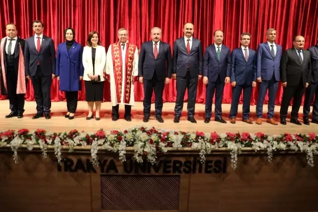 TBMM Başkanı Şentop, Trakya Üniversitesi akademik yılı açılışına katıldı TBMM Başkanı Şentop, Trakya Üniversitesi akademik yılı açılışına katıldı
