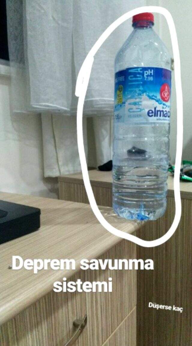 Vatandaşlar depremi önceden tespit etmek için çatal kaşıkla önlem aldı