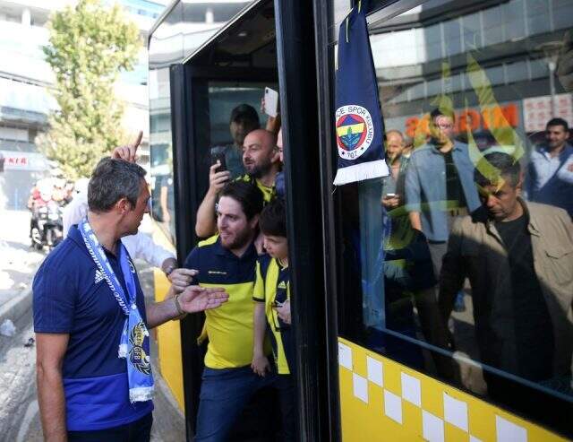 Ali Koç, Fenerbahçe taraftarını TT Stadı'na böyle uğurladı